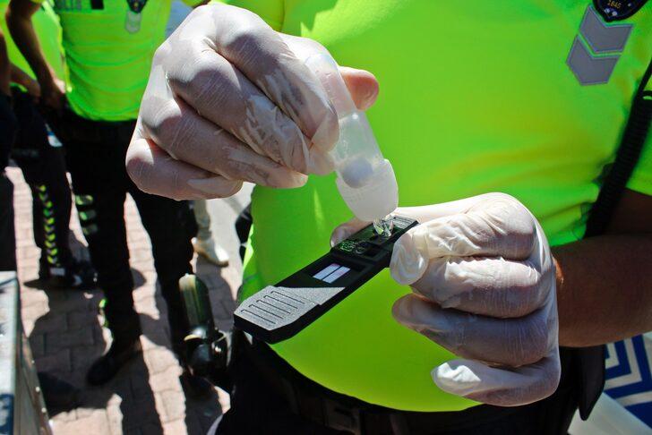 Uyuşturucunun etkisiyle ortalığı birbirine kattı! 'Uyuşturucu kullanıyorum ama şu an sadece gazoz içtim' G3