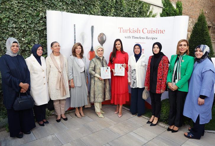 Emine Erdoğan, "Asırlık Tariflerle Türk Mutfağı" kitabının Sırpça tercümesi tanıtım etkinliğinde konuştu: G4