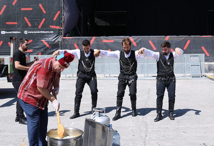 Karadenizli ustadan İstanbul'da "en uzun kuymak" rekoru denemesi G5