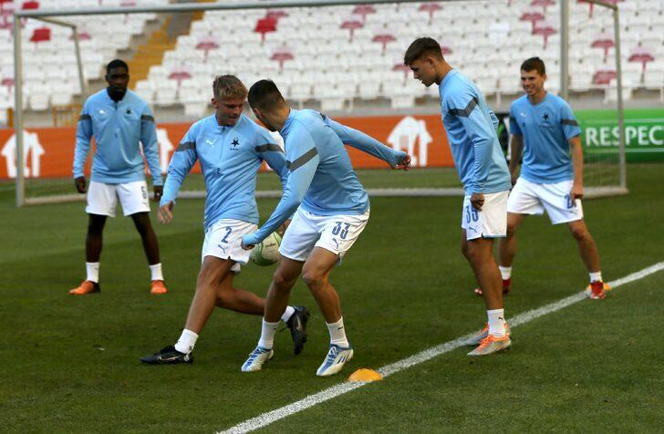 Slavia Prag Demir Grup Sivasspor maçına hazır G5