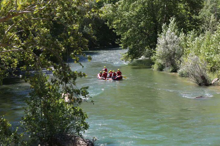 Kayseri Valisi Gökmen Çiçek, Zamantı Irmağı'nda rafting yaptı G3