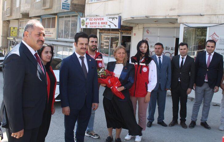 Aile ve Sosyal Hizmetler Bakan Yardımcısı Öncü, Hakkari'de ziyaretlerde bulundu G2