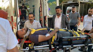 Adıyaman'da iki otomobil çarpıştı 5 kişi yaralandı