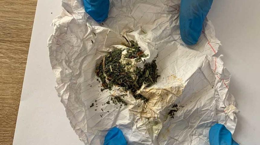 Kahramanmaraş'ta kesinleşmiş hapis cezasıyla aranan kişi uyuşturucu operasyonunda yakalandı