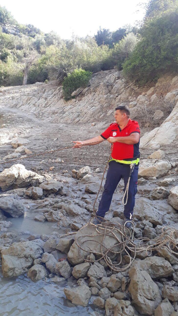 Mersin’de suyu yükselen çayda mahsur kalan 2 kişi kurtarıldı G3