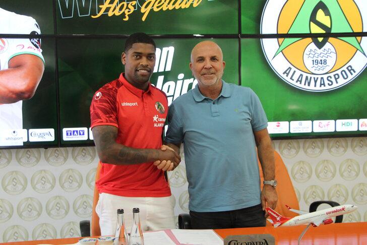 Alanyaspor, Fulham'dan İvan Cavaleiro'yu bir yıllığına kiraladı G2