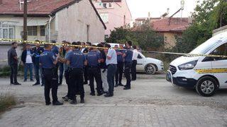 Trafikteki tartışma kanlı bitti! Kendisini evine kadar takip eden araca kurşun yağdırdı: 2 ölü 3 yaralı