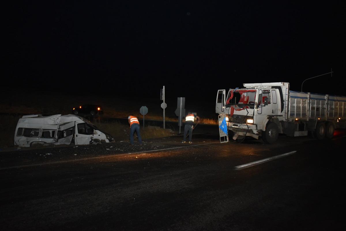 Şanlıurfa'daki trafik kazasında 3 kişi yaralandı