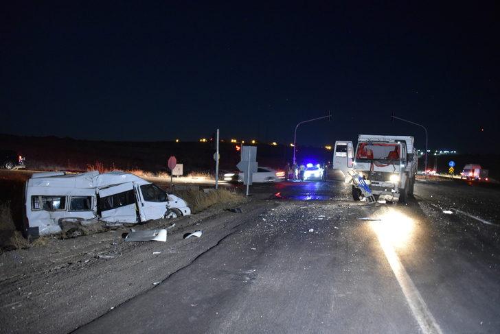 Şanlıurfa'daki trafik kazasında 3 kişi yaralandı G4