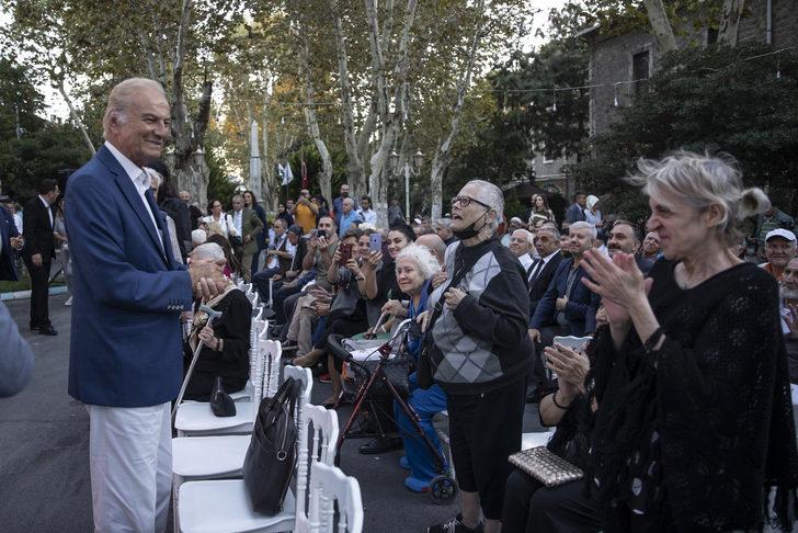 Ediz Hun ve Biket İlhan, Darülaceze Geleneksel Sinema Günleri'ne katıldı G2