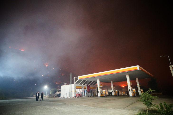 Mersin'deki orman yangınına müdahale sürüyor G5