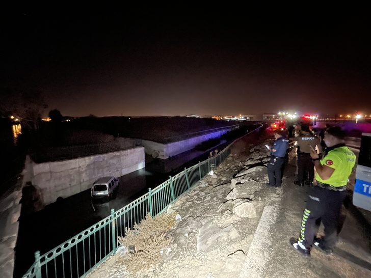 Adana'da dereye düşen kamyonetin sürücüsü yaralandı G2