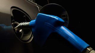 SON DAKİKA | Akaryakıt fiyatları yeniden değişti! Petroldeki düşüş araç sahiplerine yaradı: Benzin ve motorin zammı sonrası bu kez indirim