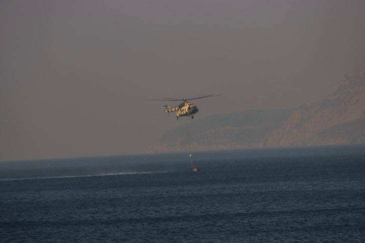 GÜNCELLEME 2 - Mersin'deki orman yangınına müdahale sürüyor G5