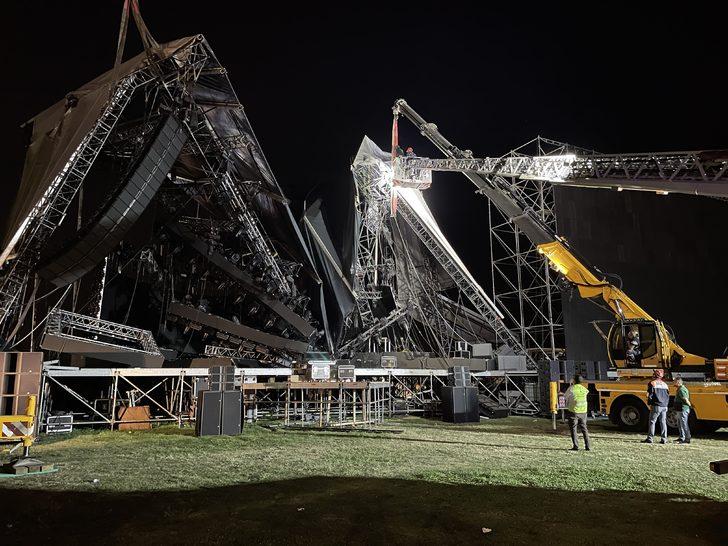 GÜNCELLEME - İzmir'de çöken sahnenin, etkinlikler ve sanatçı Tarkan'ın konseri için kurulduğu öğrenildi G3