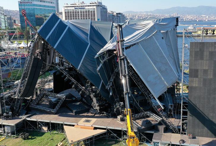 GÜNCELLEME 2 - İzmir'de Tarkan konseri için kurulurken çöken sahne kaldırılıyor G3