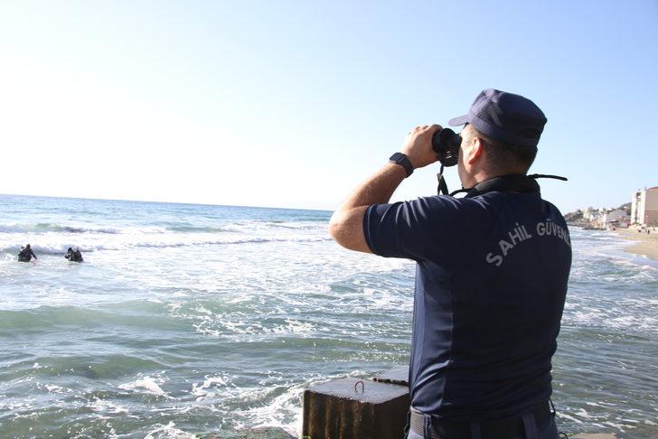 Tekirdağ'da denizde boğulma tehlikesi geçiren kişi hastaneye kaldırıldı, kayıp kardeşi aranıyor G5