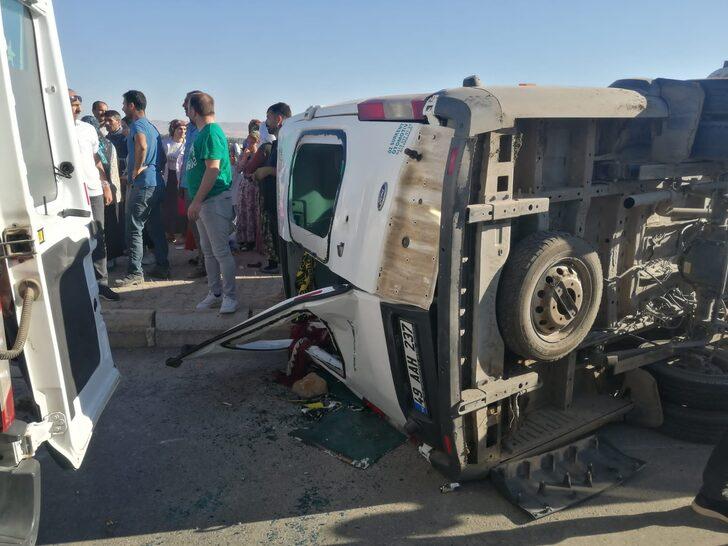 Muş'ta işçileri taşıyan minibüsün devrildiği kazada 13 kişi yaralandı G3