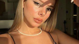 TikTok fenomeni Merve Yalçın iddialı kıyafetiyle poz verdi!