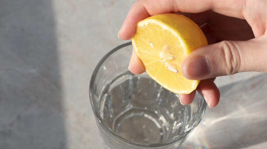 Limon suyunun faydalı olduğu düşünülüyor ama gerçekler farklı olabilir! Limon suyu faydalı mı?