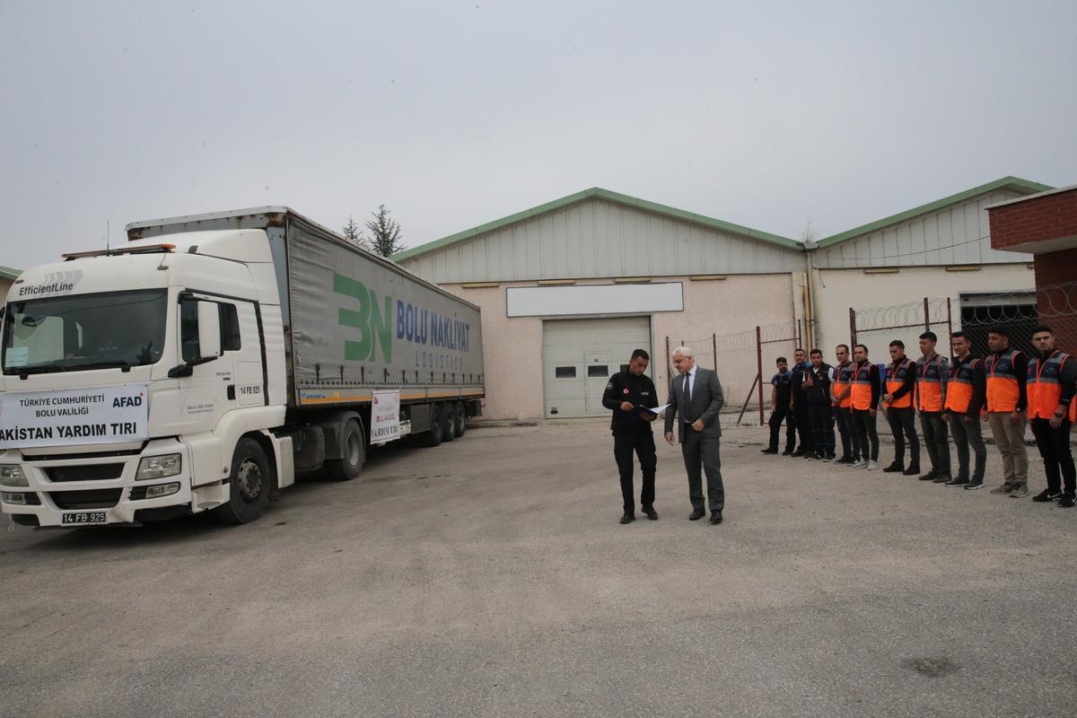 Bolu'dan Pakistan'daki sel b&ouml;lgesine yardım tırı
