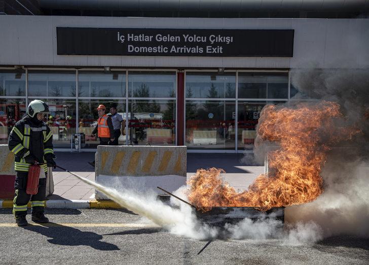 Erzurum Havalimanı'nda deprem ve yangın tatbikatı G1