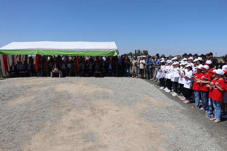 Iğdır'da 7 yıl önce PKK'nın saldırısında şehit olan 13 polis anıldı G2