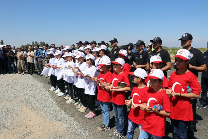 Iğdır'da 7 yıl önce PKK'nın saldırısında şehit olan 13 polis anıldı G3