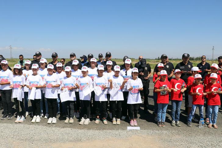 Iğdır'da 7 yıl önce PKK'nın saldırısında şehit olan 13 polis anıldı G4