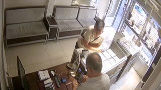 Çaldığı altınların parası ile sosyal medyadan paylaşım yapan hırsızı takipçisi yakalattı