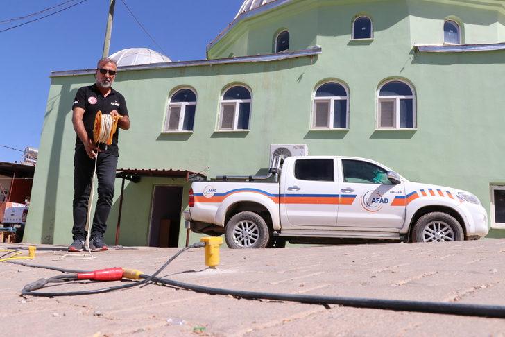 AFAD ekipleri yer altından sesler geldiği iddia edilen Akyayla köyünde de çalışma başlattı G1