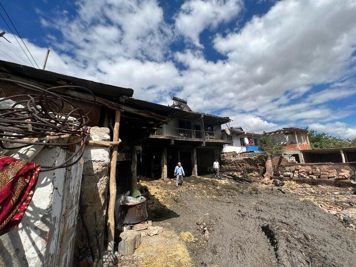 Amasya'da yanan ahırdaki 7 büyükbaş hayvan telef oldu G3