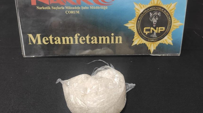 Çorum'da uyuşturucu ticareti yapan 2 şüpheli tutuklandı