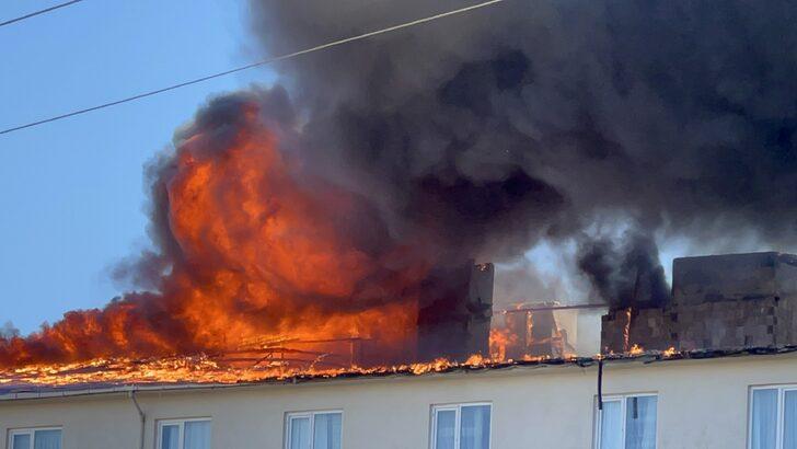 Kocaeli'de bir apartmanın çatısında çıkan yangın hasara yol açtı G2