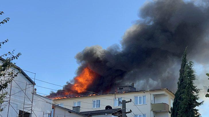 Kocaeli'de bir apartmanın çatısında çıkan yangın hasara yol açtı G3