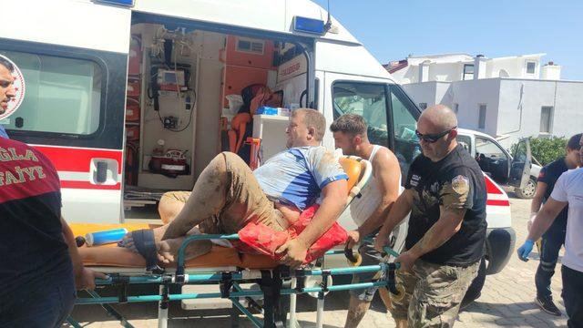 Datça'da göçük altında kalan 2 işçi kurtarıldı