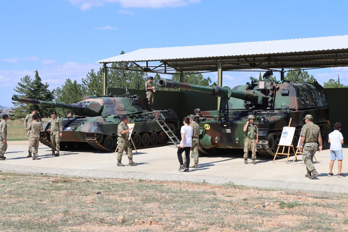 Kırklareli'nde "TSK Harp, Silah Ara&ccedil; ve Gere&ccedil;leri Sergisi" a&ccedil;ıldı