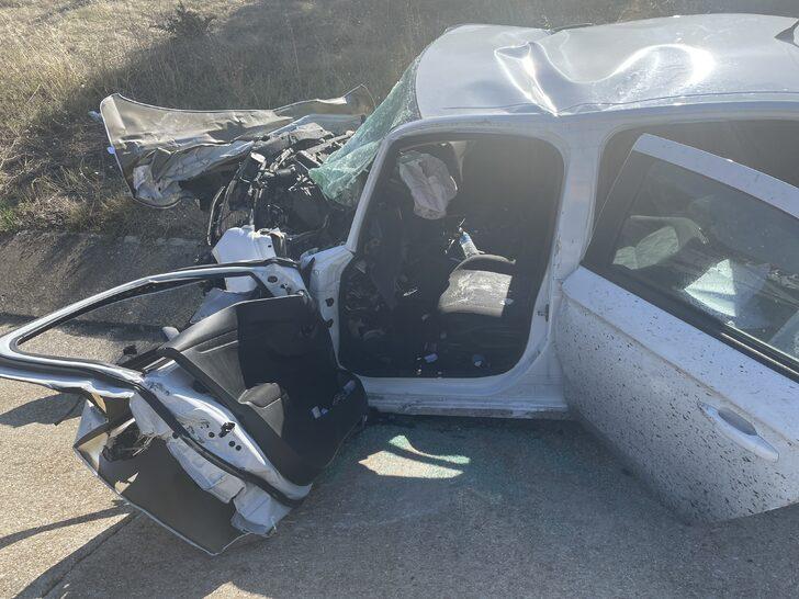 Otoyolda tıra arkadan çarpan otomobilin sürücüsü öldü G2