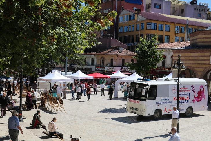 Kastamonu'da vatandaşlara sağlık hizmeti "Halk Sağlığı Sokağı"nda veriliyor G1