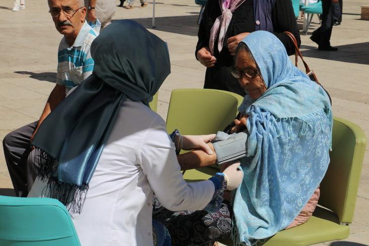 Kastamonu'da vatandaşlara sağlık hizmeti "Halk Sağlığı Sokağı"nda veriliyor G2