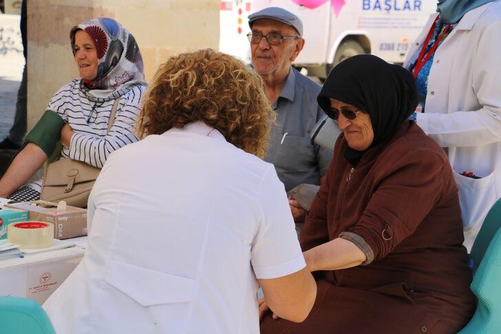 Kastamonu'da vatandaşlara sağlık hizmeti "Halk Sağlığı Sokağı"nda veriliyor G3