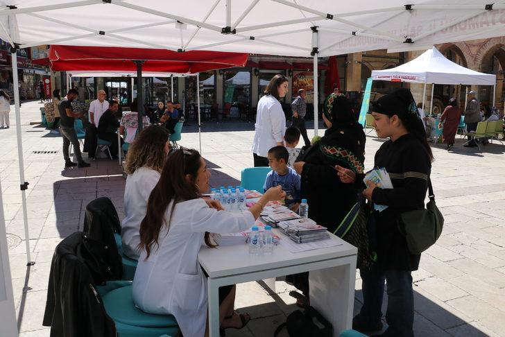 Kastamonu'da vatandaşlara sağlık hizmeti "Halk Sağlığı Sokağı"nda veriliyor G5
