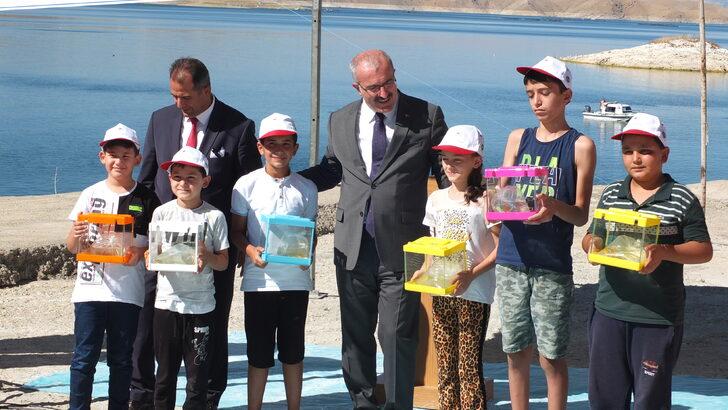 Elazığ'da üretilen sazan yavruları 101 su kaynağına bırakıldı G2