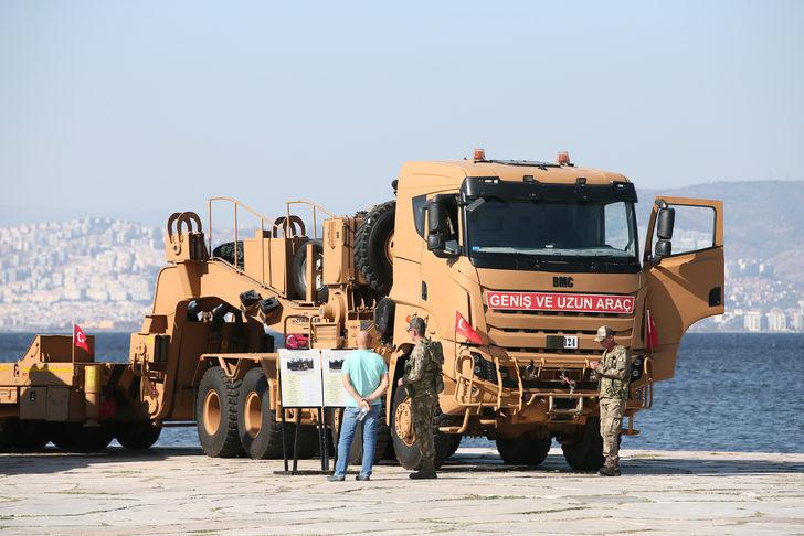 İzmir'de "Silah ve Fotoğraf" sergisi açıldı G2