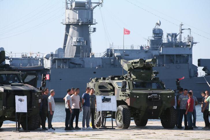 İzmir'de "Silah ve Fotoğraf" sergisi açıldı G4