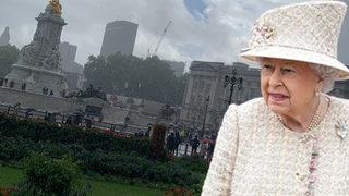 Kraliçe Elizabeth için sevenleri Buckingham Sarayı'nın önünde, Kraliyet ailesi üyeleri Balmoral Kalesi'nde toplandı! Dikkat çeken detay: Siyah giyindiler