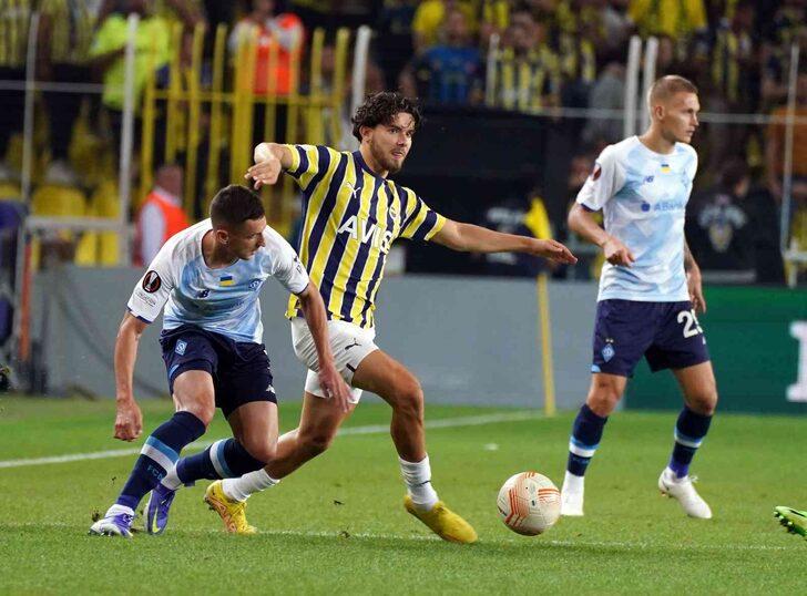 Son dakika: Fenerbahçe - Dinamo Kiev maçının ardından saha karıştı! Jorge Jesus'tan Georgiy Bushchan'a 'yatmaya devam et' hareketi... G3