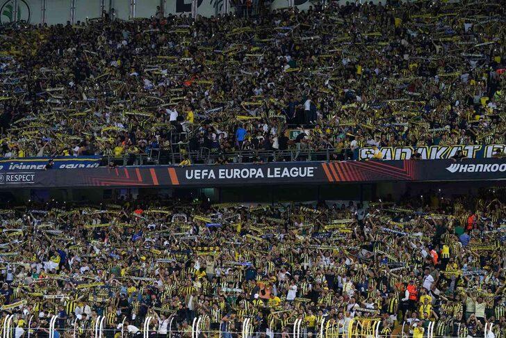 Son dakika: Fenerbahçe - Dinamo Kiev maçının ardından saha karıştı! Jorge Jesus'tan Georgiy Bushchan'a 'yatmaya devam et' hareketi... G2