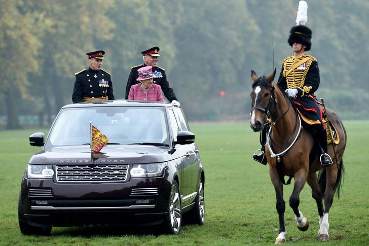 Kraliçe 2. Elizabeth'in hayatından detaylar! İngiltere tarihinin en uzun tahtta kalan hükümdarı oldu, 15 başbakan gördü G1