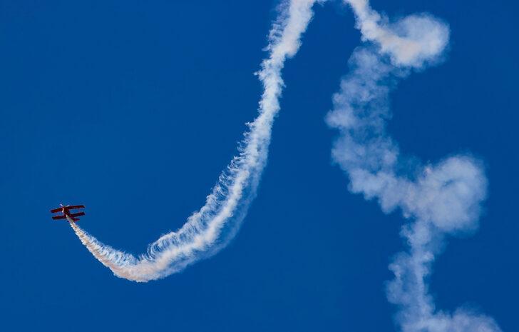 Kadın akrobasi pilotu Semin Öztürk Şener, İzmir'de prova yaptı G4